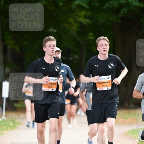 31.08.2025 - 21. Blankeneser Heldenlauf Dr. Thomas Lammeyer http://msf.ph/oto/8648334 31.08.2025 11:24:06 Laufen 5672, 5673 meine-sportfotos.de