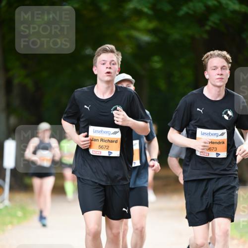 31.08.2025 - 21. Blankeneser Heldenlauf Dr. Thomas Lammeyer http://msf.ph/oto/8648344 31.08.2025 11:24:07 Laufen 5672, 5673 meine-sportfotos.de