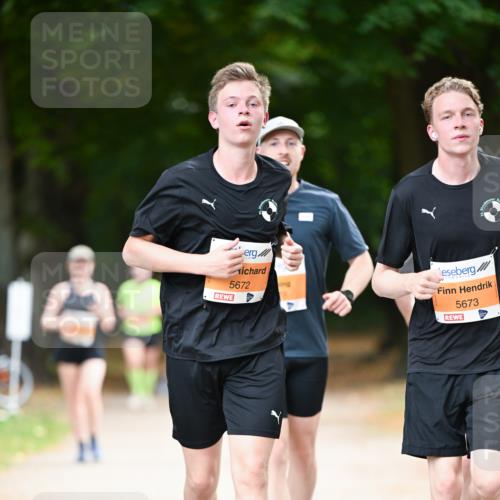 31.08.2025 - 21. Blankeneser Heldenlauf Dr. Thomas Lammeyer http://msf.ph/oto/8648350 31.08.2025 11:24:08 Laufen 5672, 5673 meine-sportfotos.de