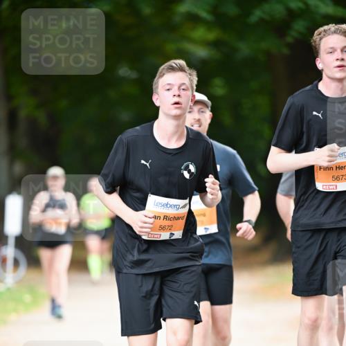 31.08.2025 - 21. Blankeneser Heldenlauf Dr. Thomas Lammeyer http://msf.ph/oto/8648351 31.08.2025 11:24:08 Laufen 5672, 5673 meine-sportfotos.de