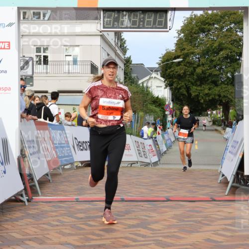 31.08.2025 - 21. Blankeneser Heldenlauf Strokosch-Dieckow http://msf.ph/oto/8648367 31.08.2025 09:47:36 Ziel 1149, 1004, 1132, 1142 meine-sportfotos.de