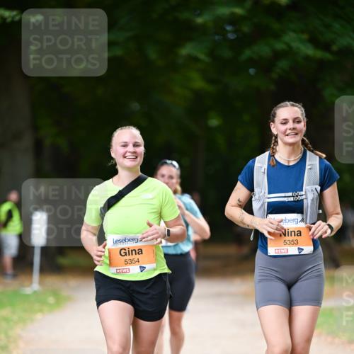 31.08.2025 - 21. Blankeneser Heldenlauf Dr. Thomas Lammeyer http://msf.ph/oto/8648432 31.08.2025 11:24:21 Laufen 5354, 5353 meine-sportfotos.de