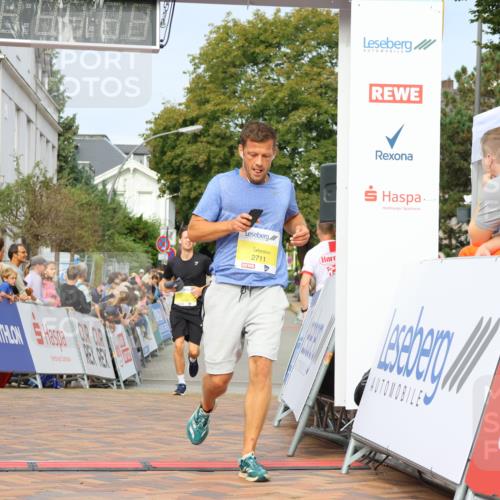31.08.2025 - 21. Blankeneser Heldenlauf Strokosch-Dieckow http://msf.ph/oto/8648445 31.08.2025 10:17:53 Ziel 2728, 2711, 2420 meine-sportfotos.de