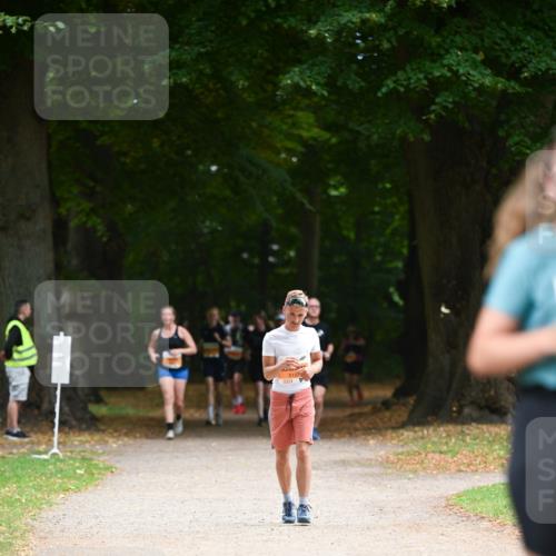 31.08.2025 - 21. Blankeneser Heldenlauf Dr. Thomas Lammeyer http://msf.ph/oto/8648460 31.08.2025 11:24:24 Laufen 5137 meine-sportfotos.de