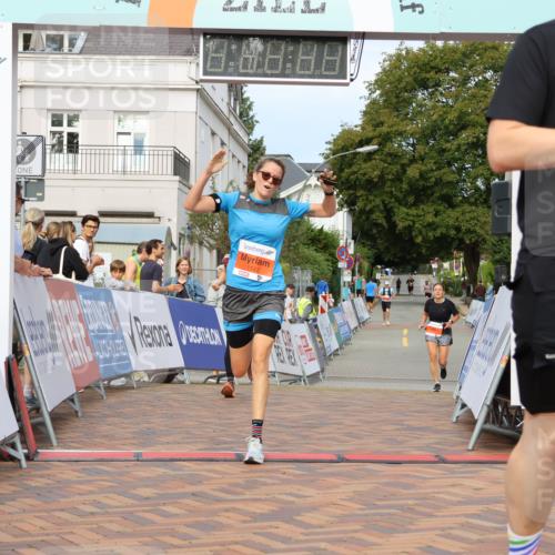 31.08.2025 - 21. Blankeneser Heldenlauf Strokosch-Dieckow http://msf.ph/oto/8648466 31.08.2025 09:47:34 Ziel 1149, 1004, 1142 meine-sportfotos.de