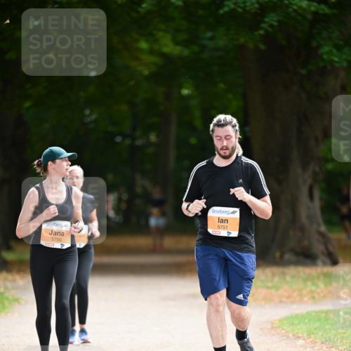 31.08.2025 - 21. Blankeneser Heldenlauf Dr. Thomas Lammeyer http://msf.ph/oto/8648723 31.08.2025 11:25:13 Laufen 5750, 5751 meine-sportfotos.de