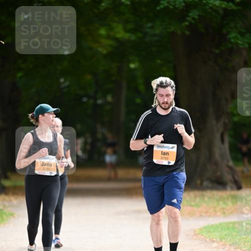 31.08.2025 - 21. Blankeneser Heldenlauf Dr. Thomas Lammeyer http://msf.ph/oto/8648725 31.08.2025 11:25:14 Laufen 5750, 5751 meine-sportfotos.de