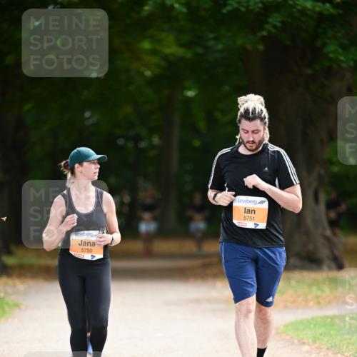 31.08.2025 - 21. Blankeneser Heldenlauf Dr. Thomas Lammeyer http://msf.ph/oto/8648730 31.08.2025 11:25:14 Laufen 5750, 5751 meine-sportfotos.de