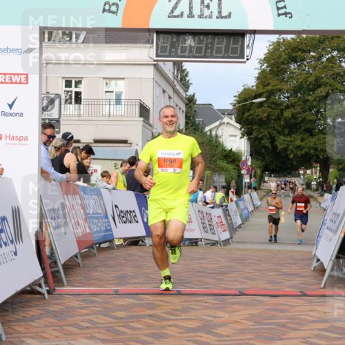 31.08.2025 - 21. Blankeneser Heldenlauf Strokosch-Dieckow http://msf.ph/oto/8648937 31.08.2025 09:46:22 Ziel 1130 meine-sportfotos.de