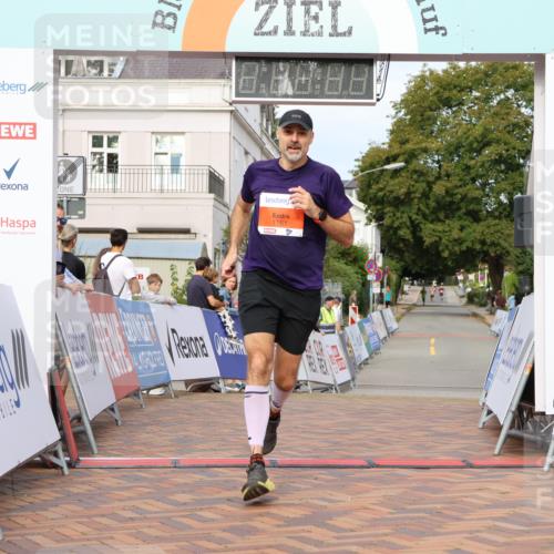 31.08.2025 - 21. Blankeneser Heldenlauf Strokosch-Dieckow http://msf.ph/oto/8648957 31.08.2025 09:45:42 Ziel 1027, 1161 meine-sportfotos.de