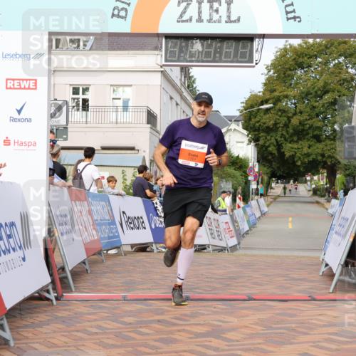 31.08.2025 - 21. Blankeneser Heldenlauf Strokosch-Dieckow http://msf.ph/oto/8648965 31.08.2025 09:45:41 Ziel 1027, 1161 meine-sportfotos.de