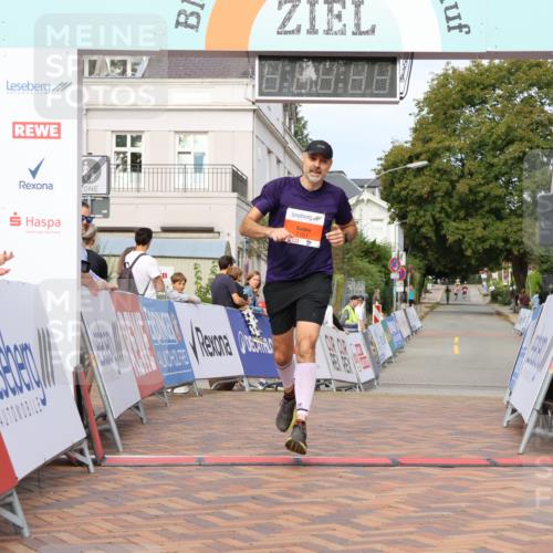 31.08.2025 - 21. Blankeneser Heldenlauf Strokosch-Dieckow http://msf.ph/oto/8648969 31.08.2025 09:45:41 Ziel 1027, 1161 meine-sportfotos.de