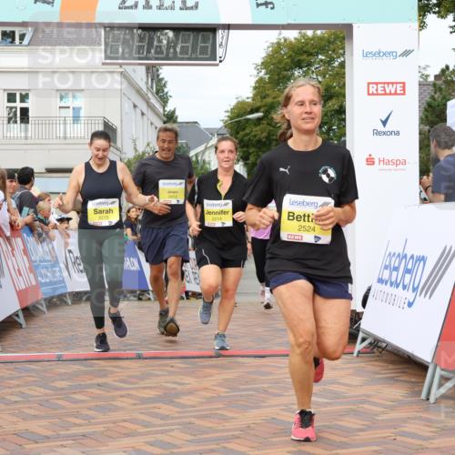 31.08.2025 - 21. Blankeneser Heldenlauf Strokosch-Dieckow http://msf.ph/oto/8649047 31.08.2025 10:34:51 Ziel 2524, 2244, 2021, 2214, 2215, 2655, 2488, 2548, 2549, 2438, 2439, 2441, 2442, 2048 meine-sportfotos.de