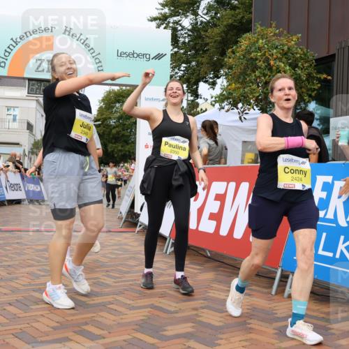 31.08.2025 - 21. Blankeneser Heldenlauf Strokosch-Dieckow http://msf.ph/oto/8649086 31.08.2025 10:34:42 Ziel 2110, 2244, 2021, 2424, 2668, 2669, 2667, 2298, 2438, 2439, 2349, 2441, 2442, 2350, 2090, 2083 meine-sportfotos.de