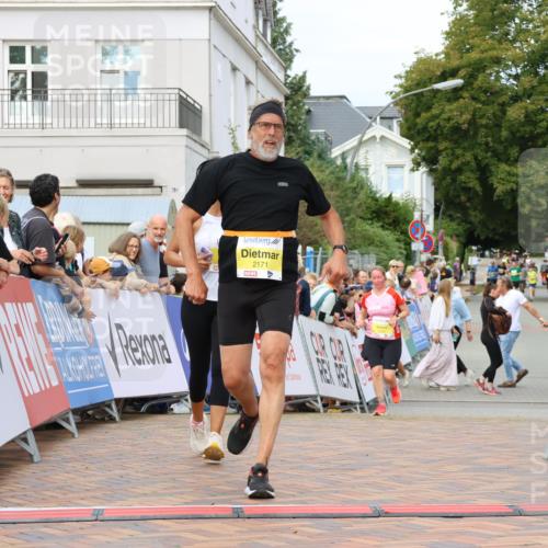 31.08.2025 - 21. Blankeneser Heldenlauf Strokosch-Dieckow http://msf.ph/oto/8649139 31.08.2025 10:34:07 Ziel 2378, 2563, 2724, 2120, 2171 meine-sportfotos.de