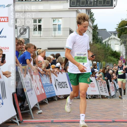 31.08.2025 - 21. Blankeneser Heldenlauf Strokosch-Dieckow http://msf.ph/oto/8649153 31.08.2025 10:50:27 Ziel 3699, 3354, 3564 meine-sportfotos.de