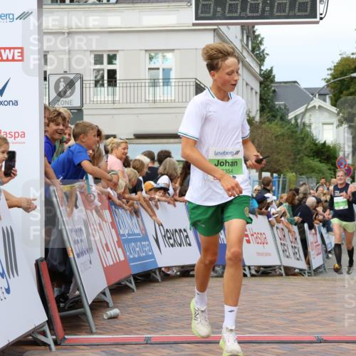 31.08.2025 - 21. Blankeneser Heldenlauf Strokosch-Dieckow http://msf.ph/oto/8649154 31.08.2025 10:50:27 Ziel 3699, 3354, 3564 meine-sportfotos.de