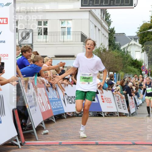 31.08.2025 - 21. Blankeneser Heldenlauf Strokosch-Dieckow http://msf.ph/oto/8649164 31.08.2025 10:50:26 Ziel 3354, 3564 meine-sportfotos.de
