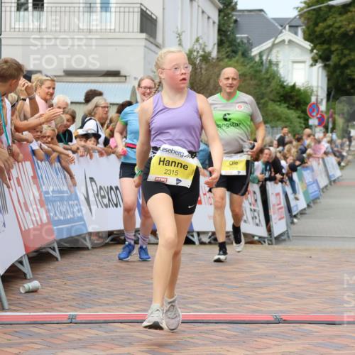 31.08.2025 - 21. Blankeneser Heldenlauf Strokosch-Dieckow http://msf.ph/oto/8649190 31.08.2025 10:50:08 Ziel 2315, 2245, 2313, 3038, 3685 meine-sportfotos.de