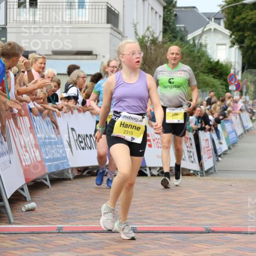 31.08.2025 - 21. Blankeneser Heldenlauf Strokosch-Dieckow http://msf.ph/oto/8649191 31.08.2025 10:50:08 Ziel 2315, 2245, 2313, 3038, 3685 meine-sportfotos.de