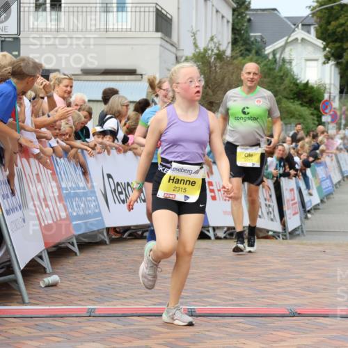 31.08.2025 - 21. Blankeneser Heldenlauf Strokosch-Dieckow http://msf.ph/oto/8649193 31.08.2025 10:50:08 Ziel 2315, 2245, 2313, 3038, 3685 meine-sportfotos.de
