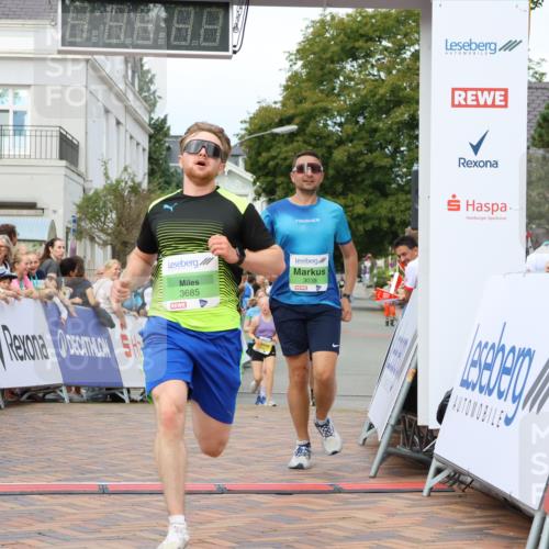 31.08.2025 - 21. Blankeneser Heldenlauf Strokosch-Dieckow http://msf.ph/oto/8649204 31.08.2025 10:50:03 Ziel 2315, 3038, 3185, 3685 meine-sportfotos.de