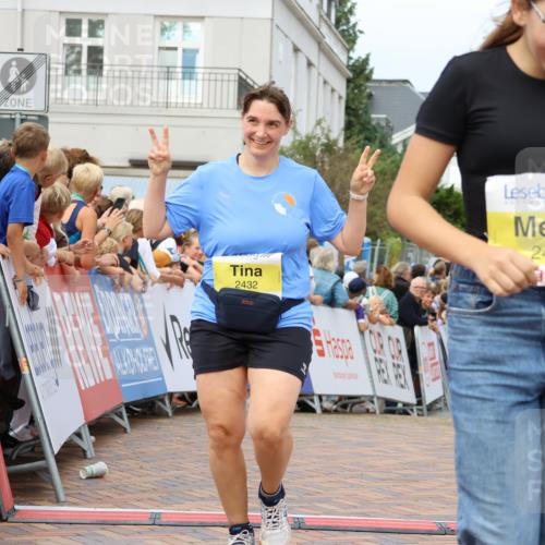 31.08.2025 - 21. Blankeneser Heldenlauf Strokosch-Dieckow http://msf.ph/oto/8649243 31.08.2025 10:49:40 Ziel 2434, 2432, 3329 meine-sportfotos.de