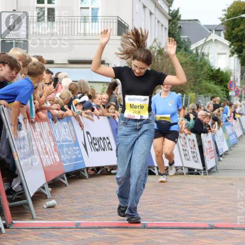 31.08.2025 - 21. Blankeneser Heldenlauf Strokosch-Dieckow http://msf.ph/oto/8649250 31.08.2025 10:49:38 Ziel 2434, 2432, 3329 meine-sportfotos.de