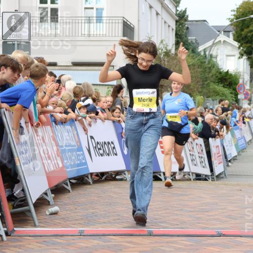 31.08.2025 - 21. Blankeneser Heldenlauf Strokosch-Dieckow http://msf.ph/oto/8649253 31.08.2025 10:49:38 Ziel 2434, 2432, 3329 meine-sportfotos.de