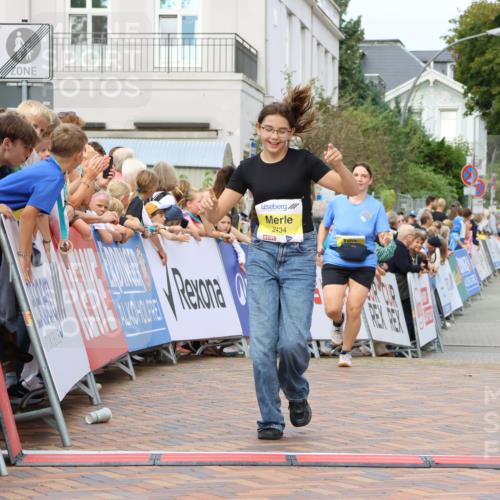 31.08.2025 - 21. Blankeneser Heldenlauf Strokosch-Dieckow http://msf.ph/oto/8649257 31.08.2025 10:49:37 Ziel 2434, 2432, 3414, 3329 meine-sportfotos.de
