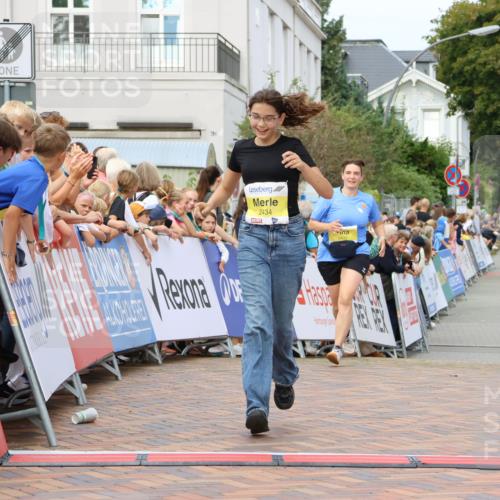 31.08.2025 - 21. Blankeneser Heldenlauf Strokosch-Dieckow http://msf.ph/oto/8649259 31.08.2025 10:49:37 Ziel 2434, 2432, 3414, 3329 meine-sportfotos.de