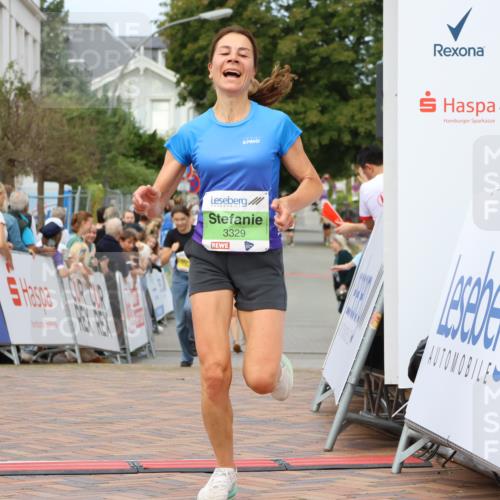 31.08.2025 - 21. Blankeneser Heldenlauf Strokosch-Dieckow http://msf.ph/oto/8649262 31.08.2025 10:49:33 Ziel 2434, 3414, 3329 meine-sportfotos.de