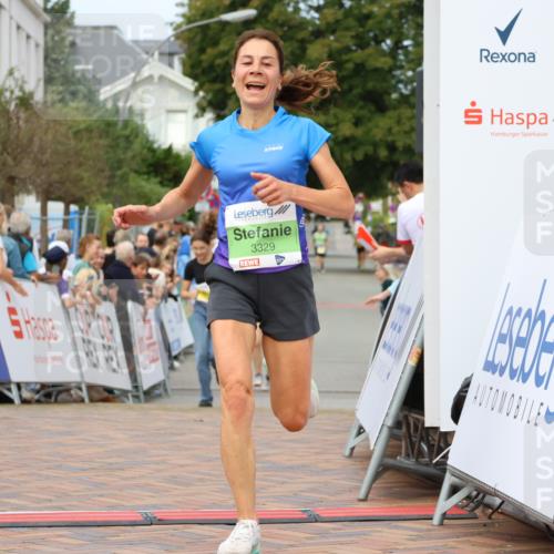 31.08.2025 - 21. Blankeneser Heldenlauf Strokosch-Dieckow http://msf.ph/oto/8649263 31.08.2025 10:49:33 Ziel 2434, 3414, 3329 meine-sportfotos.de