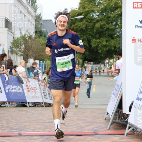 31.08.2025 - 21. Blankeneser Heldenlauf Strokosch-Dieckow http://msf.ph/oto/8649291 31.08.2025 10:49:29 Ziel 3414, 3329 meine-sportfotos.de