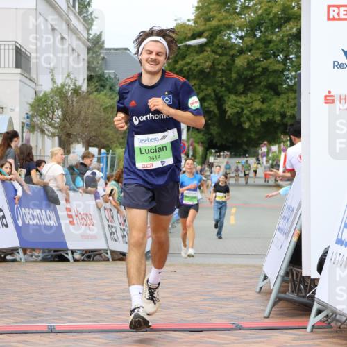 31.08.2025 - 21. Blankeneser Heldenlauf Strokosch-Dieckow http://msf.ph/oto/8649294 31.08.2025 10:49:29 Ziel 3414, 3329 meine-sportfotos.de