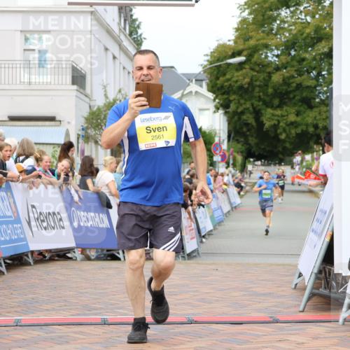 31.08.2025 - 21. Blankeneser Heldenlauf Strokosch-Dieckow http://msf.ph/oto/8649319 31.08.2025 10:49:15 Ziel 2562, 2561 meine-sportfotos.de