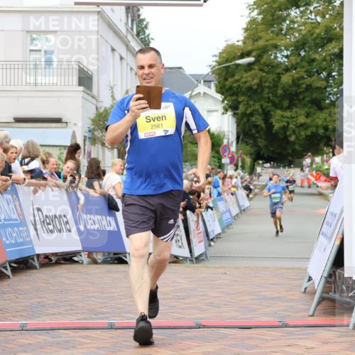 31.08.2025 - 21. Blankeneser Heldenlauf Strokosch-Dieckow http://msf.ph/oto/8649321 31.08.2025 10:49:15 Ziel 2562, 2561 meine-sportfotos.de