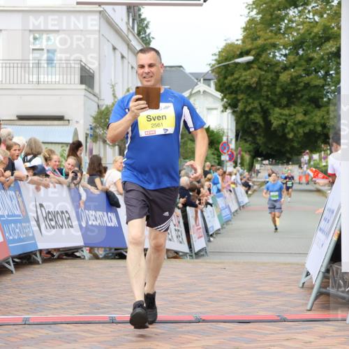 31.08.2025 - 21. Blankeneser Heldenlauf Strokosch-Dieckow http://msf.ph/oto/8649323 31.08.2025 10:49:15 Ziel 2562, 2561 meine-sportfotos.de