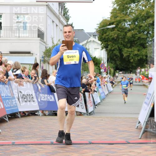 31.08.2025 - 21. Blankeneser Heldenlauf Strokosch-Dieckow http://msf.ph/oto/8649324 31.08.2025 10:49:15 Ziel 2562, 2561 meine-sportfotos.de