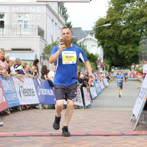 31.08.2025 - 21. Blankeneser Heldenlauf Strokosch-Dieckow http://msf.ph/oto/8649325 31.08.2025 10:49:15 Ziel 2562, 2561 meine-sportfotos.de
