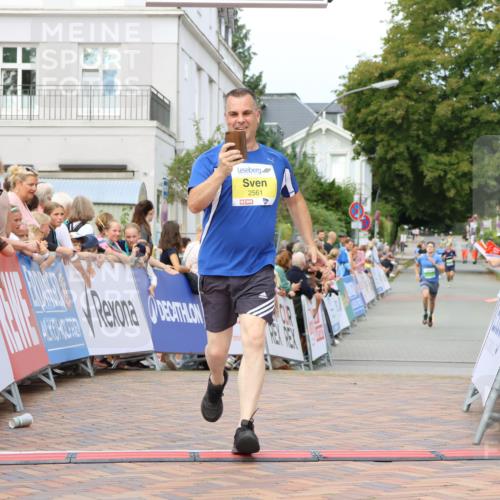 31.08.2025 - 21. Blankeneser Heldenlauf Strokosch-Dieckow http://msf.ph/oto/8649328 31.08.2025 10:49:14 Ziel 2562, 2561 meine-sportfotos.de