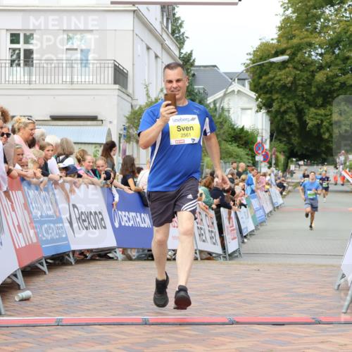 31.08.2025 - 21. Blankeneser Heldenlauf Strokosch-Dieckow http://msf.ph/oto/8649329 31.08.2025 10:49:14 Ziel 2562, 2561 meine-sportfotos.de