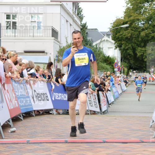 31.08.2025 - 21. Blankeneser Heldenlauf Strokosch-Dieckow http://msf.ph/oto/8649330 31.08.2025 10:49:14 Ziel 2562, 2561 meine-sportfotos.de