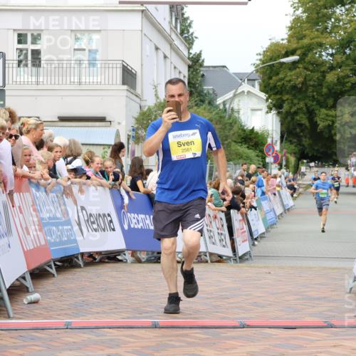 31.08.2025 - 21. Blankeneser Heldenlauf Strokosch-Dieckow http://msf.ph/oto/8649331 31.08.2025 10:49:14 Ziel 2562, 2561 meine-sportfotos.de