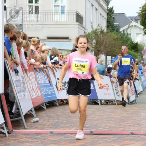 31.08.2025 - 21. Blankeneser Heldenlauf Strokosch-Dieckow http://msf.ph/oto/8649339 31.08.2025 10:49:12 Ziel 2562, 2561 meine-sportfotos.de