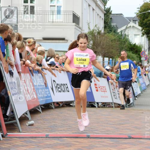31.08.2025 - 21. Blankeneser Heldenlauf Strokosch-Dieckow http://msf.ph/oto/8649345 31.08.2025 10:49:11 Ziel 2562, 2561 meine-sportfotos.de