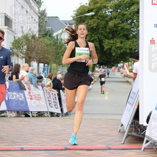 31.08.2025 - 21. Blankeneser Heldenlauf Strokosch-Dieckow http://msf.ph/oto/8649387 31.08.2025 10:48:29 Ziel 3692, 3686 meine-sportfotos.de