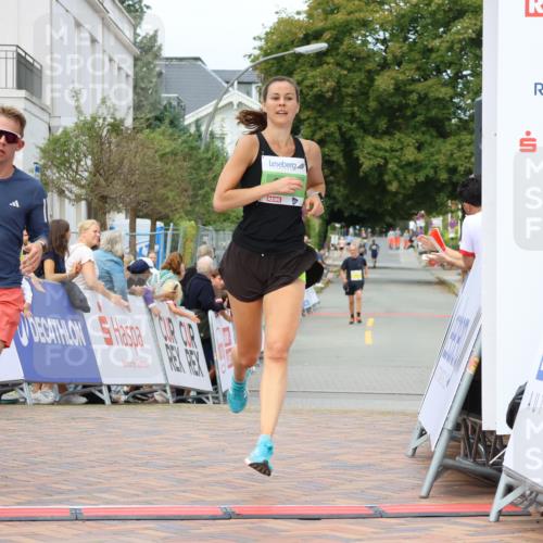 31.08.2025 - 21. Blankeneser Heldenlauf Strokosch-Dieckow http://msf.ph/oto/8649388 31.08.2025 10:48:29 Ziel 3692, 3686 meine-sportfotos.de