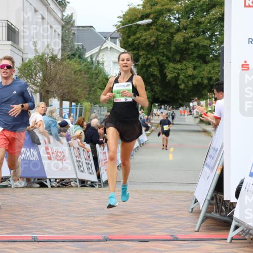 31.08.2025 - 21. Blankeneser Heldenlauf Strokosch-Dieckow http://msf.ph/oto/8649400 31.08.2025 10:48:28 Ziel 3692, 3686 meine-sportfotos.de