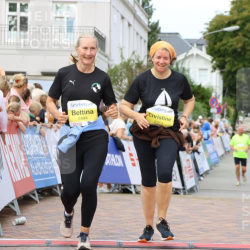 31.08.2025 - 21. Blankeneser Heldenlauf Strokosch-Dieckow http://msf.ph/oto/8649473 31.08.2025 10:46:58 Ziel 2327, 2389, 2494, 2353 meine-sportfotos.de